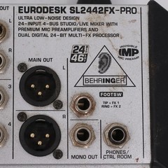 Behringer Eurodesk SL2442FX-PRO 24-Input 4-Bus Mixer Dual 24-Bit FX Processor