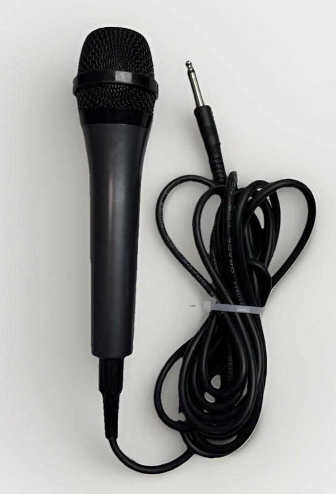 Singing Machine Unidirectional Dynamic Microphone, model SMM-205.