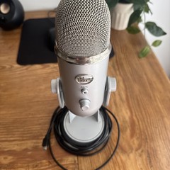 Blue Yeti Professional USB Microphone 988-000103 – Silver – Used