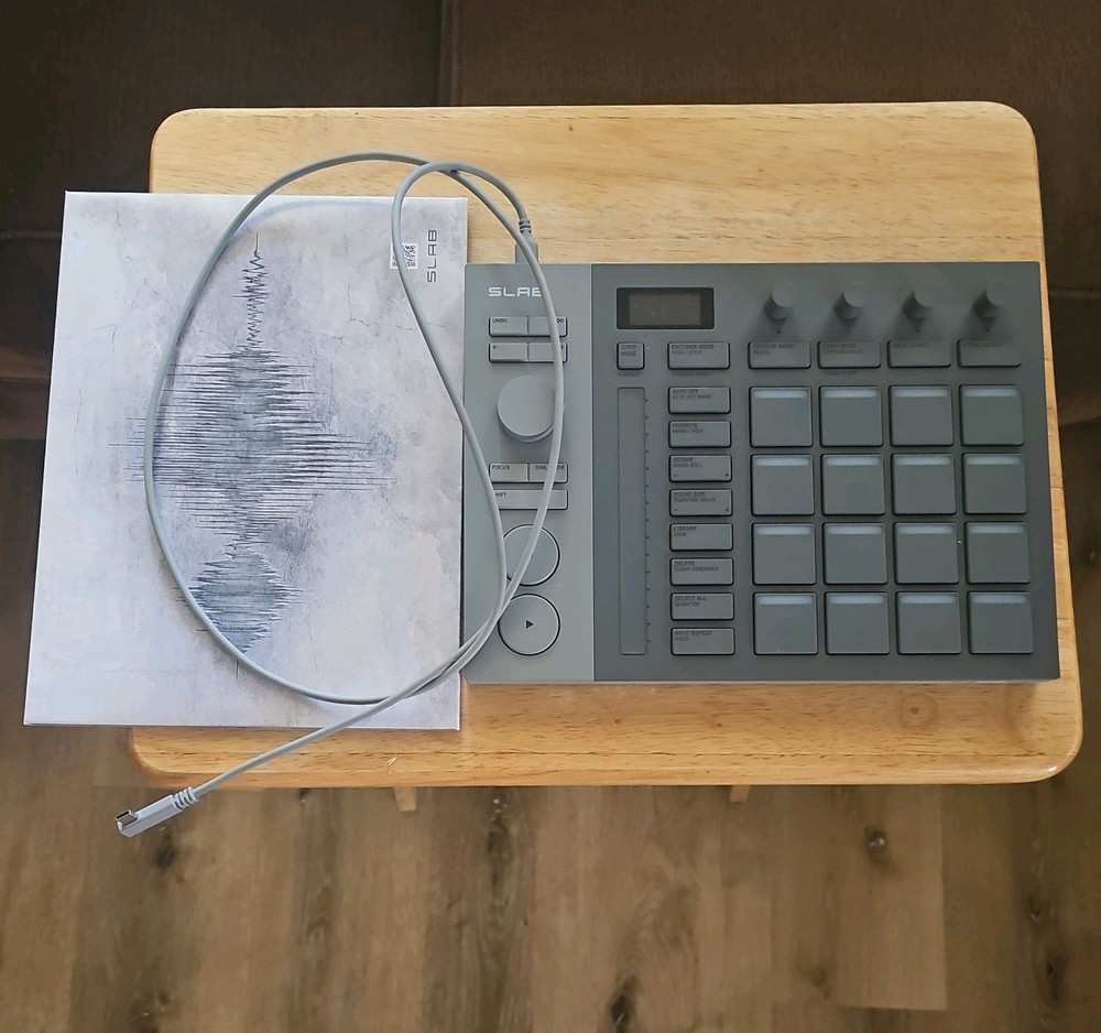 AlphaTheta SLAB Music Production Controller for Serato Studio