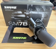 New SM7B Cardioid Dynamic Vocal Broadcast Microphone Sealed in box Black