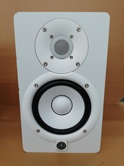 YAMAHA HS5 Powered Studio Monitor Speaker White Pair w/ Cable Tested TB01 6.0/PC