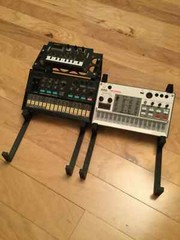 Korg Volca stand for 1 to 4 Volcas (Modular design)