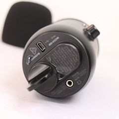 Blue Yeti A00121 888-000296 Condenser Microphone w/ Shock Mount TESTED Black USB