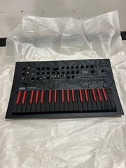 KORG minilogue bass Limited Synthesizer