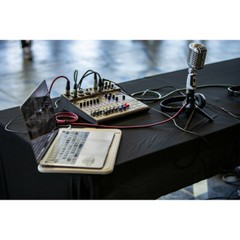 Zoom LiveTrak L-8 Portable Digital Mixer & Multitrack Recorder + Headphones, Mic