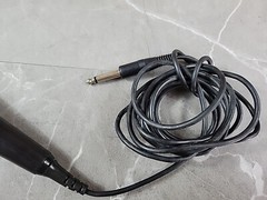 Venturer Uni-Directional – Hand Held Corded Dynamic Microphone – Karaoke