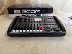 Zoom R8 8-Track Digital Recorder/Interface/Controller/Sampler w/ box