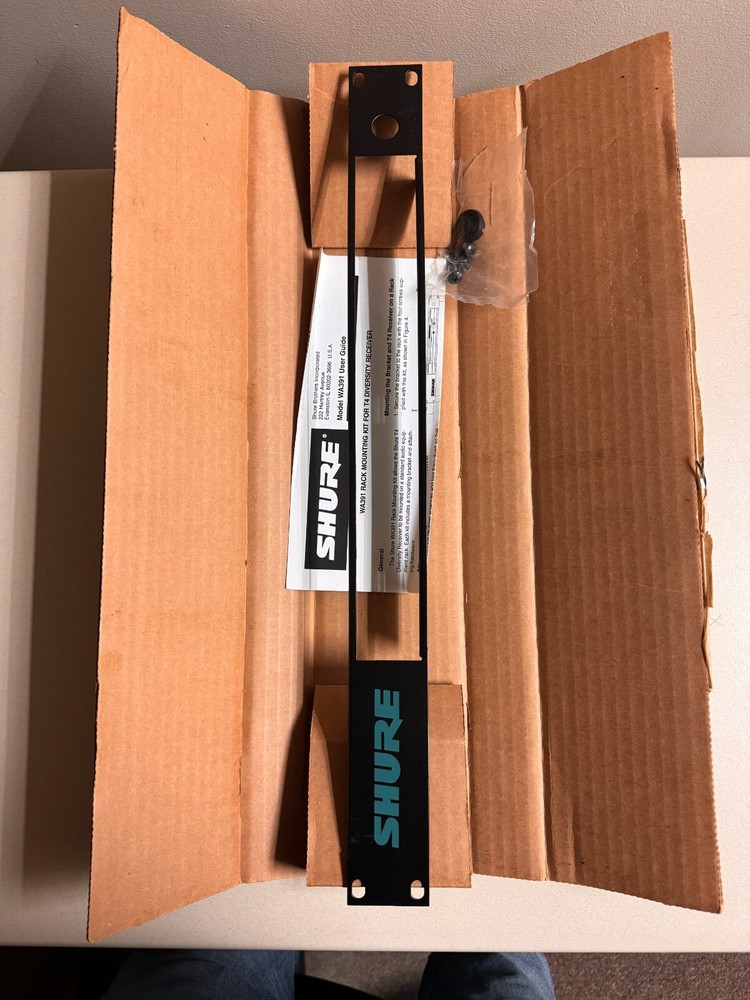 WA391 SHURE RACK MOUNT