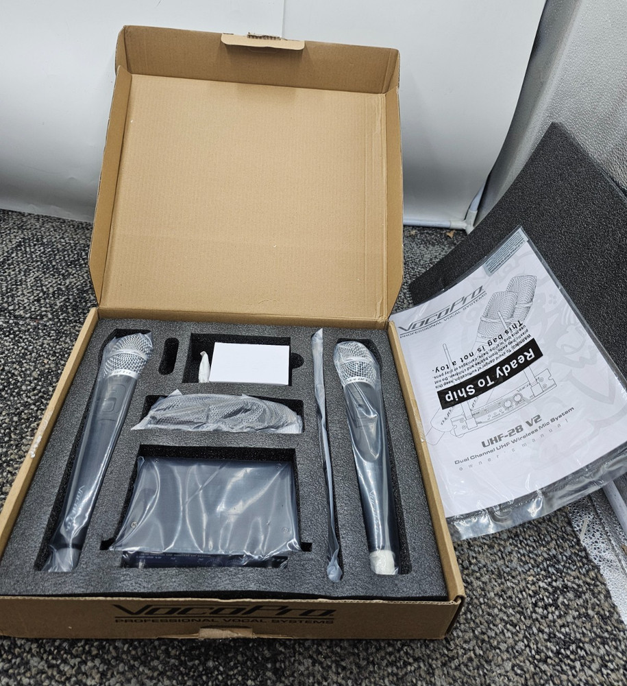 VocoPro UHF-28 Dual Channel UHF Wireless Mic System UHF-18/28-II, UHF-28-9