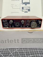 Focusrite Scarlett 2i2 Studio 3rd Gen Recording Bundle – Excellent Condition!