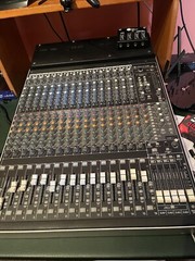 Mackie Onyx 1640i 16-Channel Firewire Mixer (w/ Hard Mixer case)
