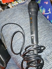 ZIZO Dynamic Microphone 1/4″ Jack Plug-In Corded Cable Karaoke Singing Machine