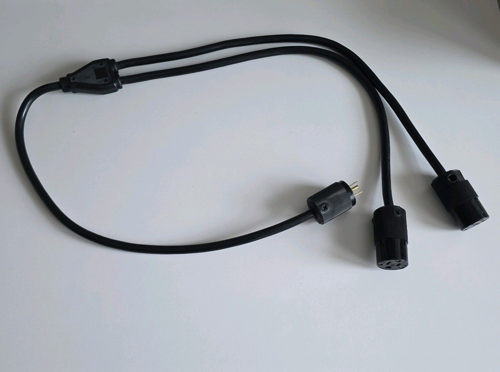 4ft Power Y Cable 12 AWG – 1 Edison Male to 2 Edison Female Connectors