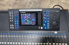 Yamaha LS9-32 32-Input Digital Mixing Console with Power Cord