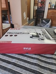 Pyle Wireless Mic System – Handheld & Headset Mics, Medium Diaphragm Lavalie