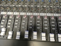 Mackie SR24-4-VLZ Pro 24-4-2, 4-Bus Analog Mixing Console w/Premium XDR Pre-Amps