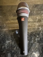 sE Electronics V7 Handheld Supercardioid Dynamic Microphone (Dark Gray)