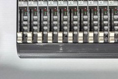 Mackie CR1604-VLZ 16-Channel 4-Bus 3-Band EQ Phantom Power Analog Mixing Console