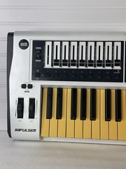 Novation Impulse 49 Key USB MIDI Controller Keyboard Semi Weighted Silver Used