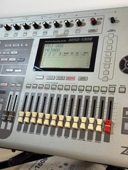 Zoom MRS-1608 – Harddisk Multi-Track Recorder 8+ input mixer – USA Seller!!