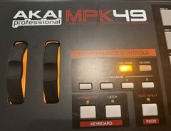 Akai MPK49 USB MIDI Keyboard Controller Fully Tested Works Great Pads Knobs