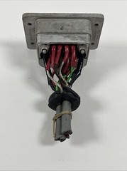 Fairchild Langevin cannon connector Female with connector cap DPB—24722-3
