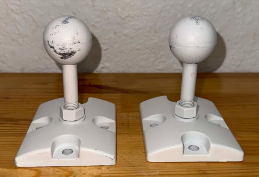 Pair Of JBL 179-00002-00 179-00002-01 Ball Mounts for Control 25 and 28 Speakers