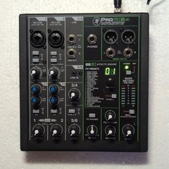 Mackie ProFX6v3 6-Ch USB Mixer Open Box Bundle w/ New LyxPro Purple XLR Cable A+