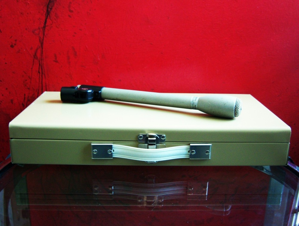 Vintage 1974 Electro Voice RE-55 dynamic microphone Lo Z w clip & case RE15 655C