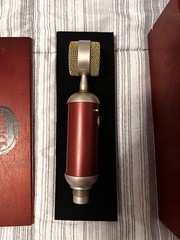 Blue Microphones Spark SL Large Studio Condenser Microphone – Red