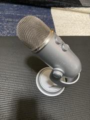 Blue Yeti Silver – Ultimate Studio All In One Professional Microphone USB