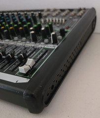 Mackie PROFX22V2 22-Channel FX Mixer – Tested & Working!