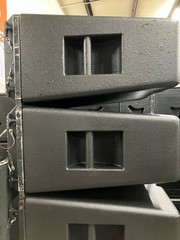 QSC Wideline WL2102 Line Array Enclosure, Dual 10″ Speaker