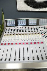 Wheatstone D-10 Digital Television Audio Control Surface Console 24-CH + PSU