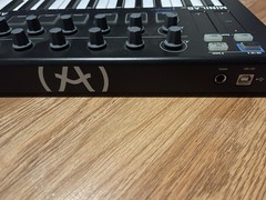 Arturia MiniLab MKII 25-Key Midi Controller