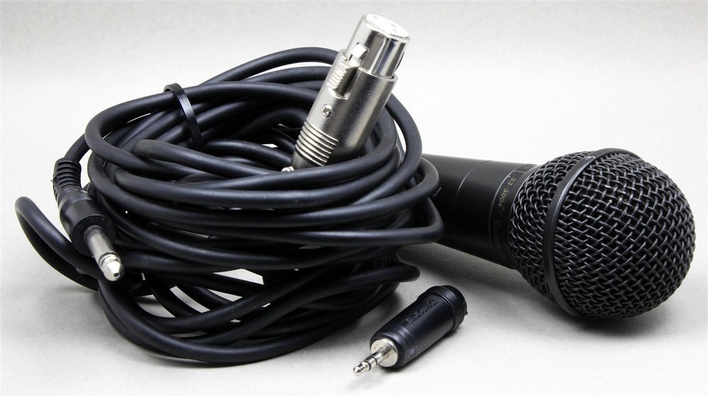 RADIO SHACK 33-3004 UNIDIRECTIONAL DYNAMIC MICROPHONE 600 Ohm XLR-3-in w/1/4″