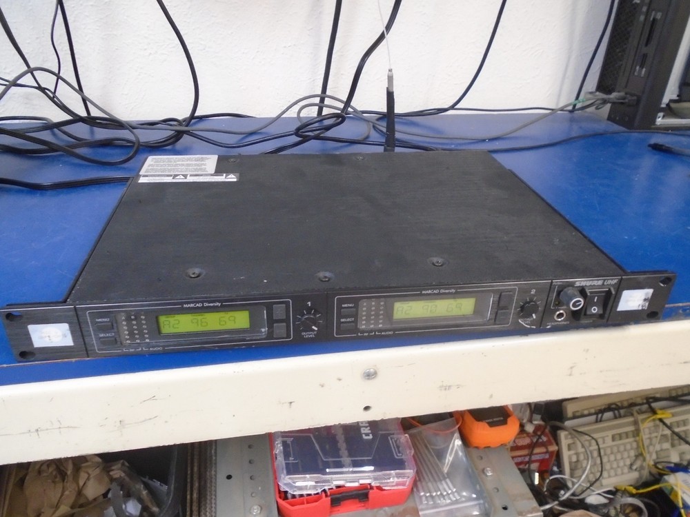 Shure U4D-UA Dual Channel Wireless Microphone Receiver no antennas or mics