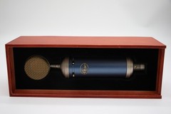 Blue Bluebird SL Condenser Microphone W/ Blue Wooden Case