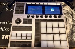 Native Instruments MASCHINE Plus Standalone Groove Production Studio System