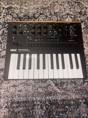 Korg Monologue Monophonic 25 Key 16 Step Sequencer Midi Analog Synthesizer Black