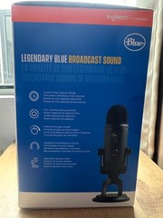 Blue Yeti Professional Multi-Pattern USB Condenser Microphone – Blackout