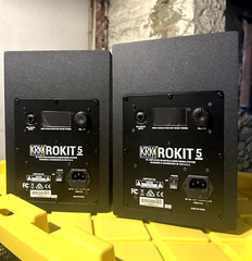 KRK ROKIT 5 G4 5″ 2-Way Active Studio Monitors w/ Isolation Pad & Cables (Pair)