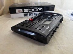Zoom R8 8-Track Digital Recorder/Interface/Controller/Sampler w/ box