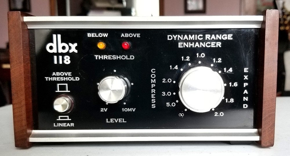 Classic DBX 118 Dynamic Range Enhancer & Manual, in mighty-fine condition