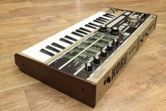 KORG microKORG 37-Key Synthesizer Vocoder Analog Modeling w/ AC Adapter Mic