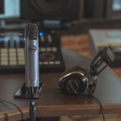 Logitech Blue Yeti Studio Microphones Ember Small-diaphragm Condenser Microphone