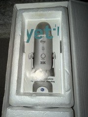 Blue Microphones Yeti Ultimate USB Microphone for Professional Recording