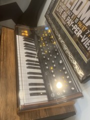 MOOG Subsequent 37 Paraphonic Analog Keyboard Synthesizer
