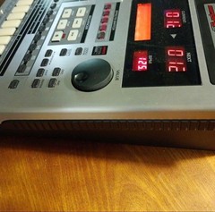 Roland MC-808 Sampling Groovebox Sequencer Sampler Drum Machine Tested Working